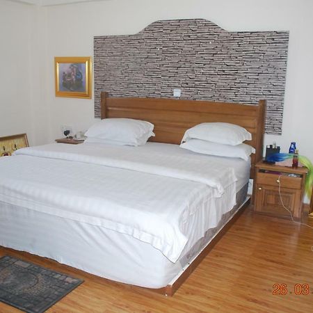 Ampomaah Hotel Άκρα Εξωτερικό φωτογραφία
