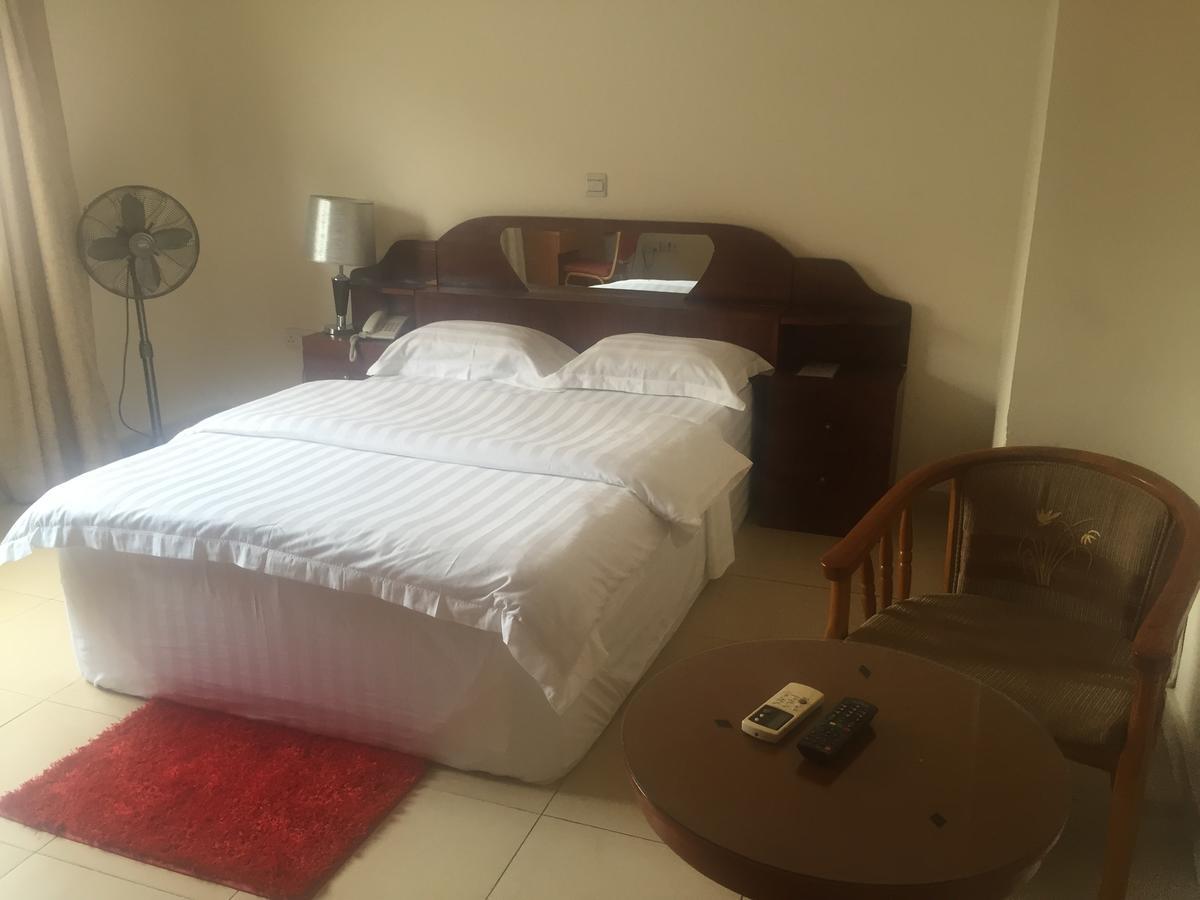 Ampomaah Hotel Άκρα Εξωτερικό φωτογραφία