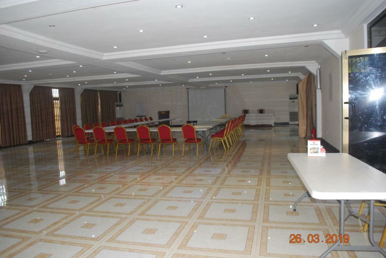 Ampomaah Hotel Άκρα Εξωτερικό φωτογραφία