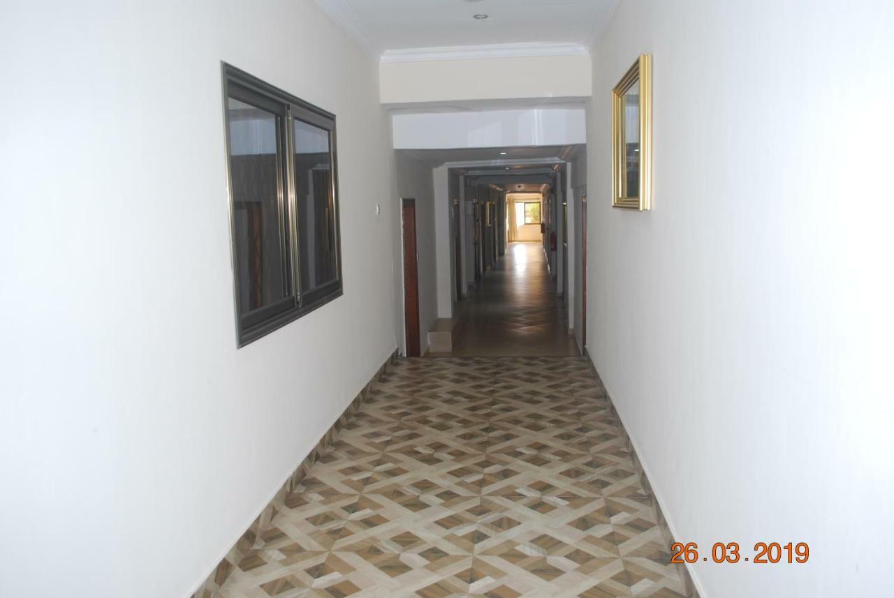 Ampomaah Hotel Άκρα Εξωτερικό φωτογραφία