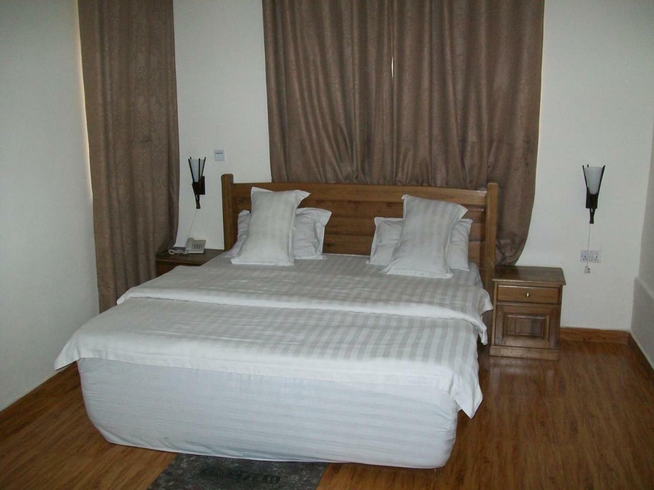 Ampomaah Hotel Άκρα Εξωτερικό φωτογραφία