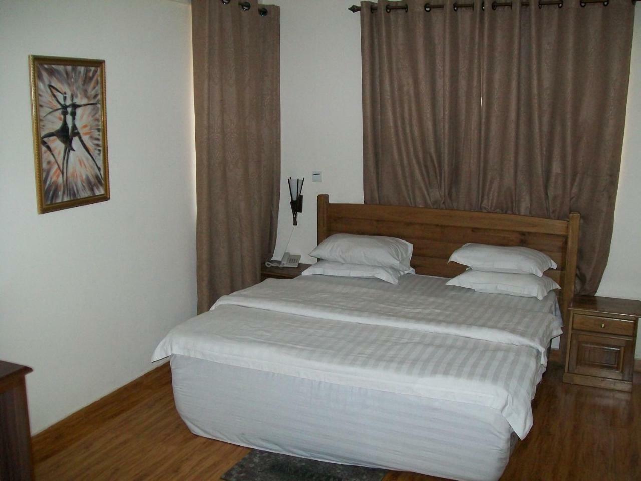 Ampomaah Hotel Άκρα Εξωτερικό φωτογραφία